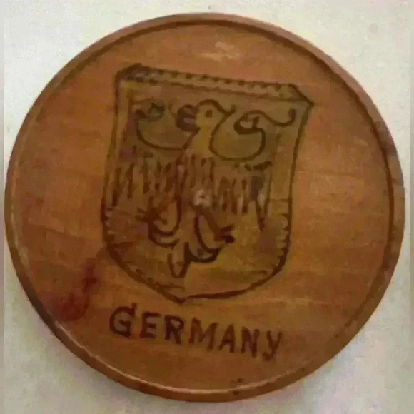 Vintage handmade set of 5 German coat of arms wooden coasters folk art - Picture 6 of 7